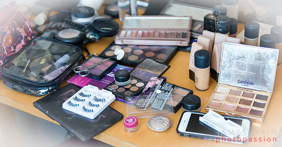 The make-up kit!